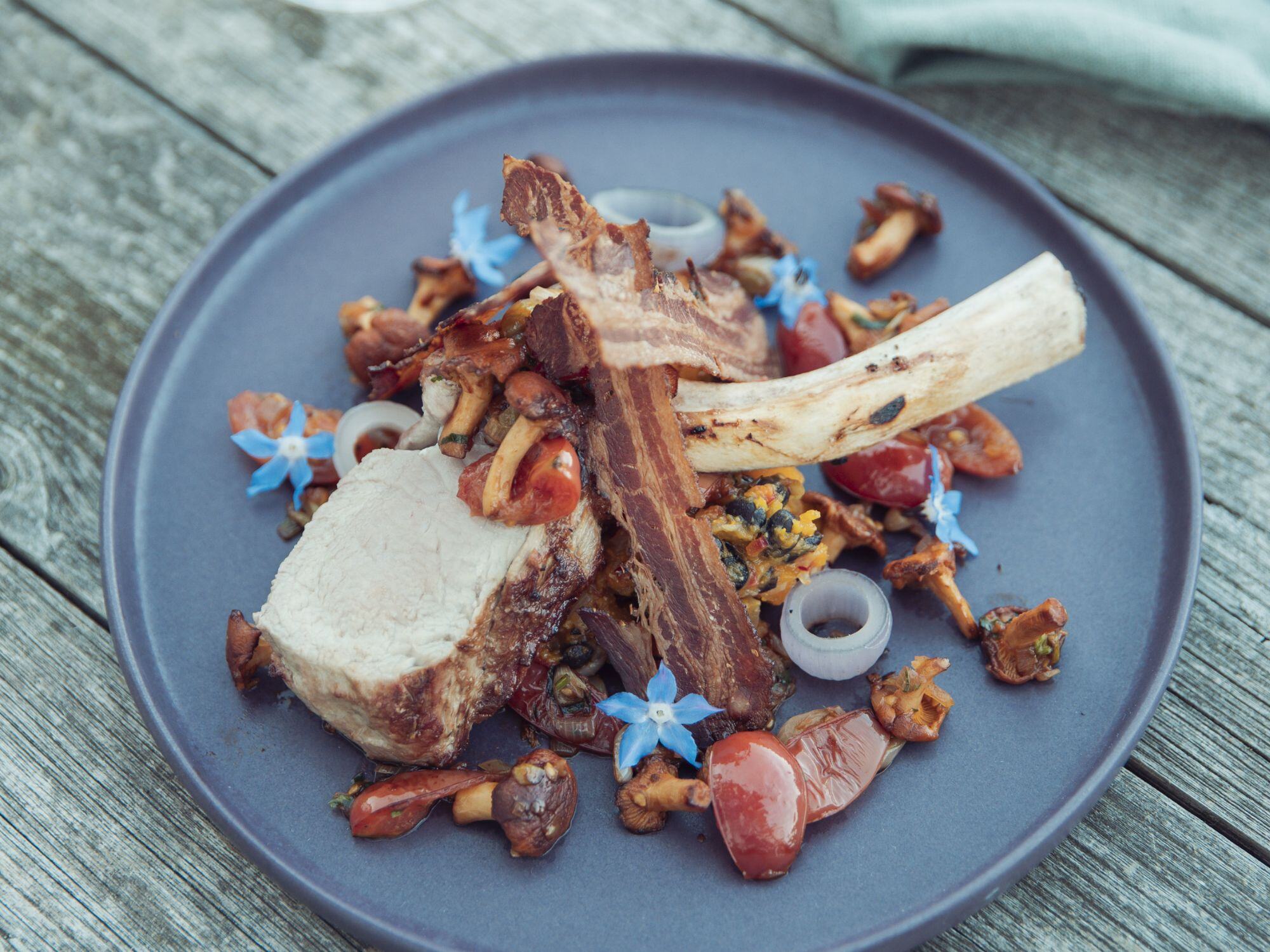 maet black - Kalbskotelette mit Hokaido und Pfifferlingen - Outdoorküchen Rezept